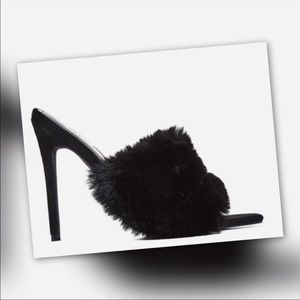 Cape Robin “Savage” Stilettos 👠